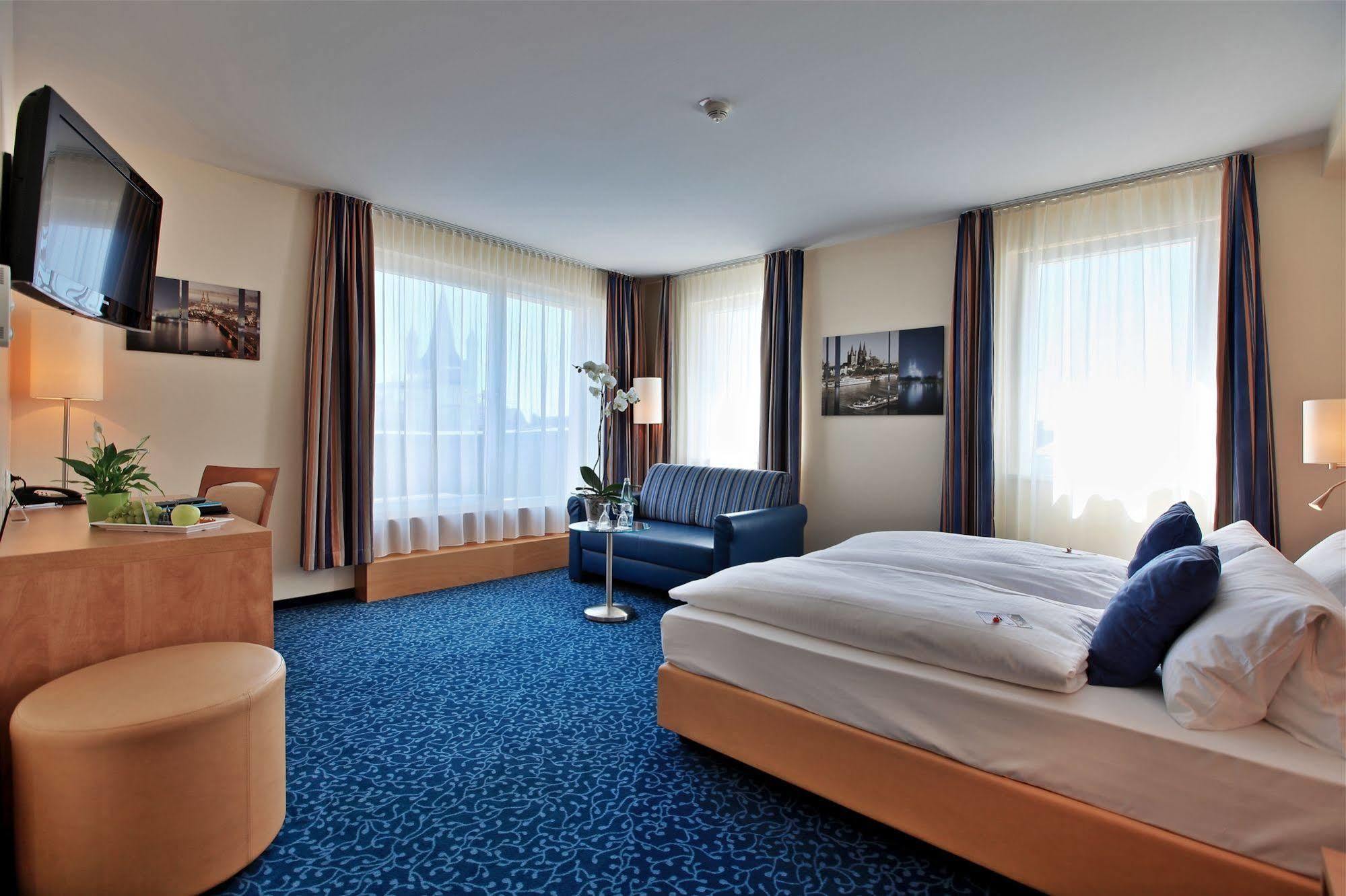 Отель Cityclass Am Dom 4*